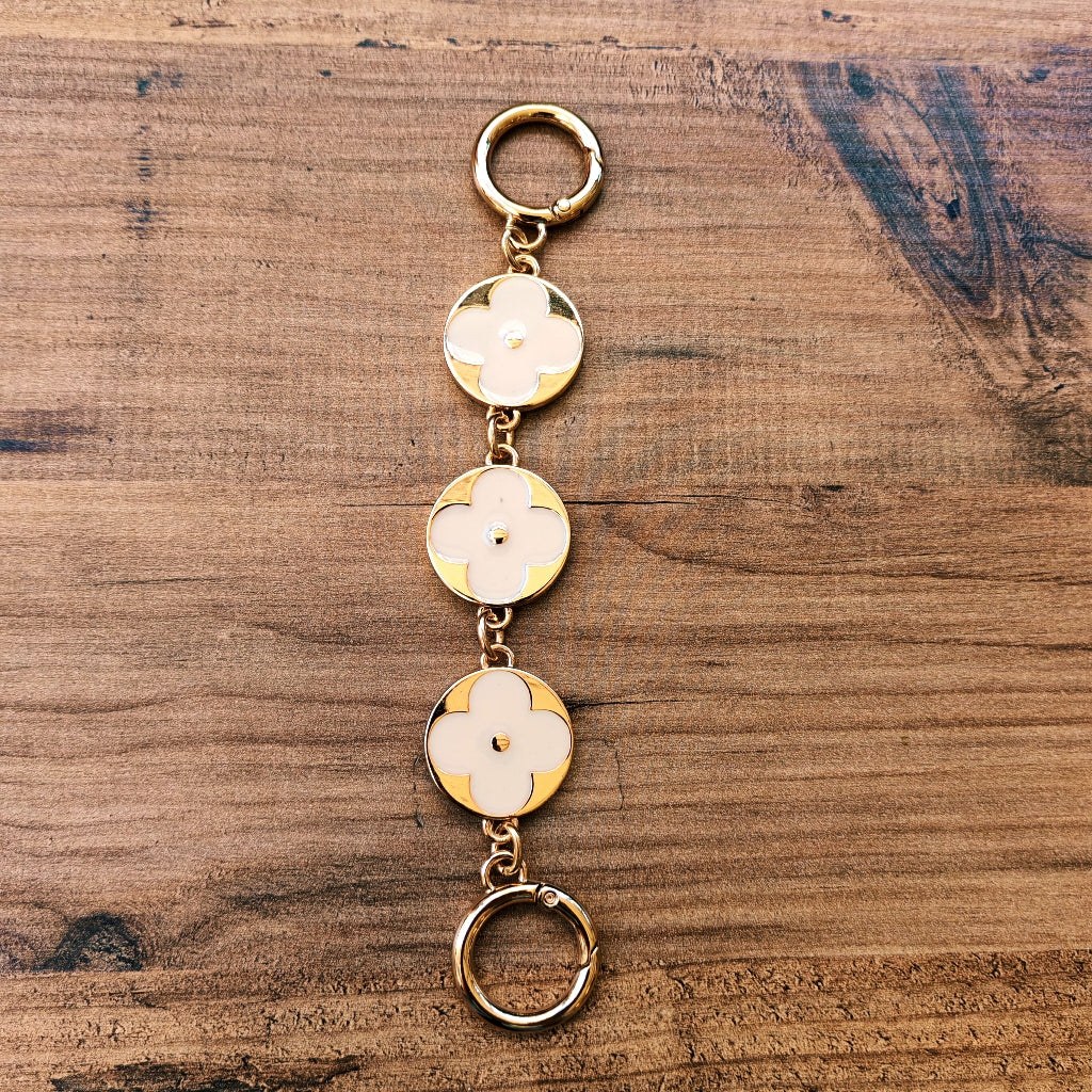 İkonik Zincir Yonca Çanta Süsü