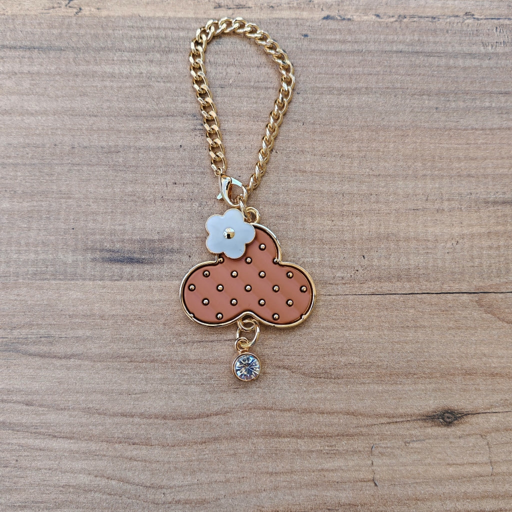 Çiçek ve Kristal Detaylı Mineli Çanta Süsü