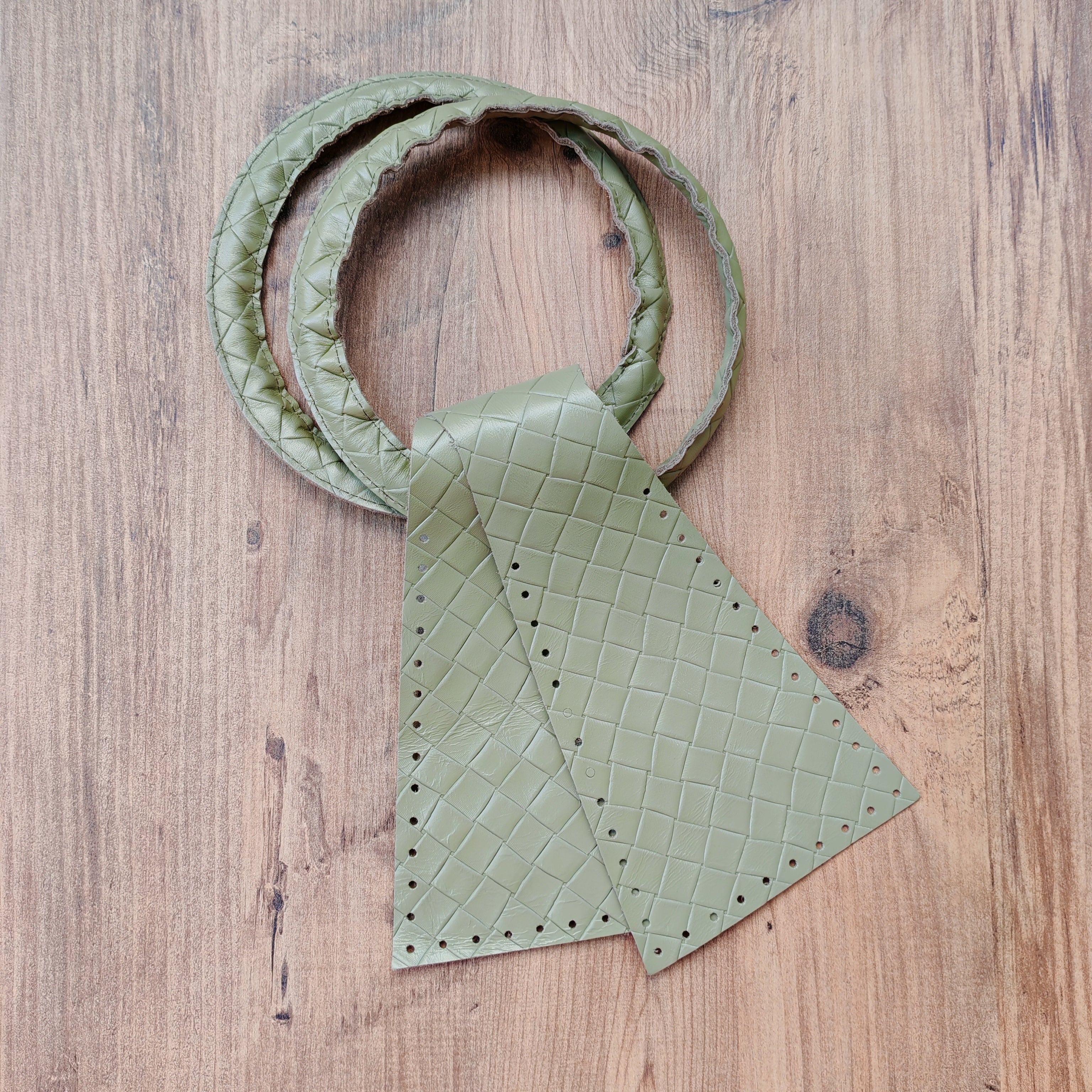 Hakiki Deri Üçgen Çanta Kiti