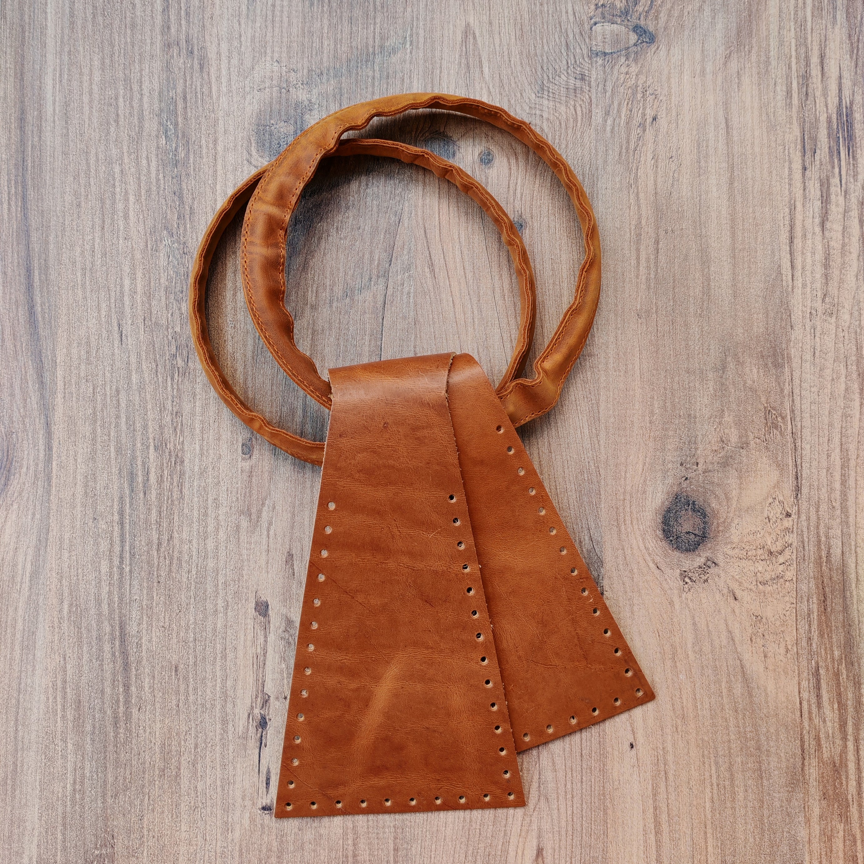 Hakiki Deri Üçgen Çanta Kiti