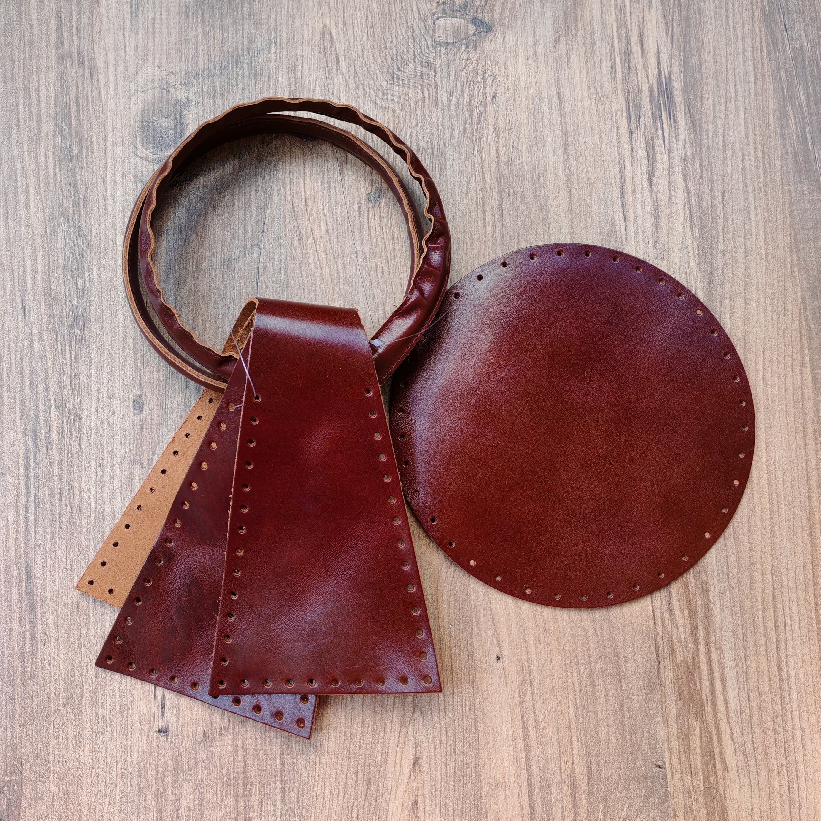 Hakiki Deri Üçgen Çanta Kiti