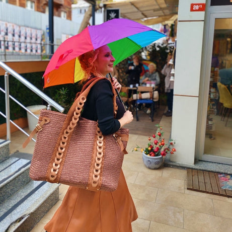 İşlemeli Deri Zincirli El Örgüsü Tote Çanta