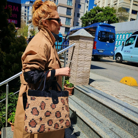 Leopar Desenli El Örgüsü Tote Çanta
