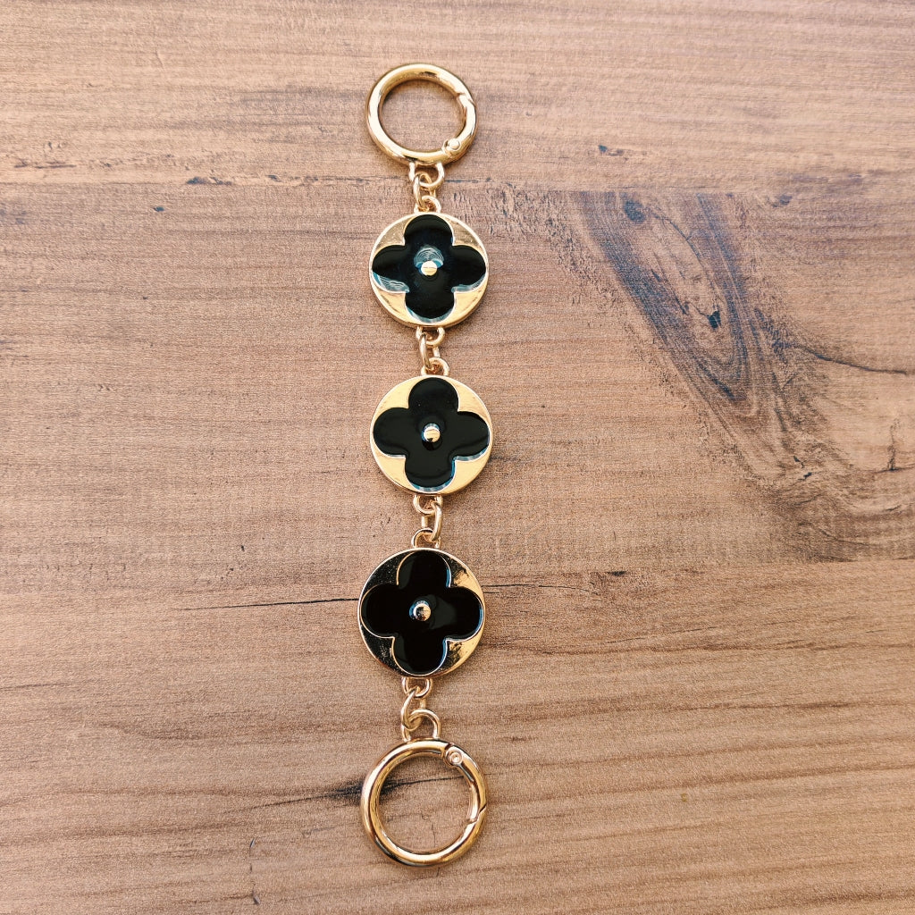 İkonik Zincir Yonca Çanta Süsü