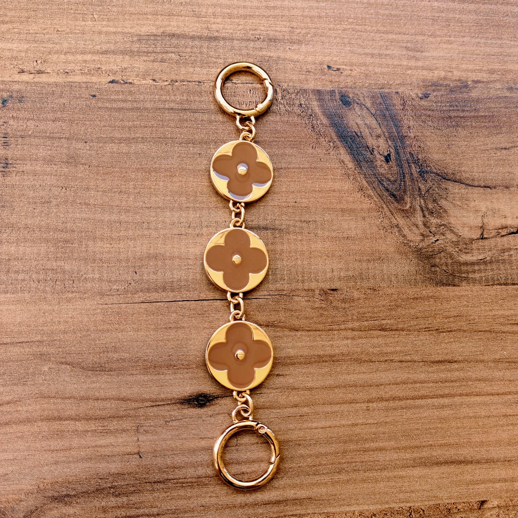 İkonik Zincir Yonca Çanta Süsü